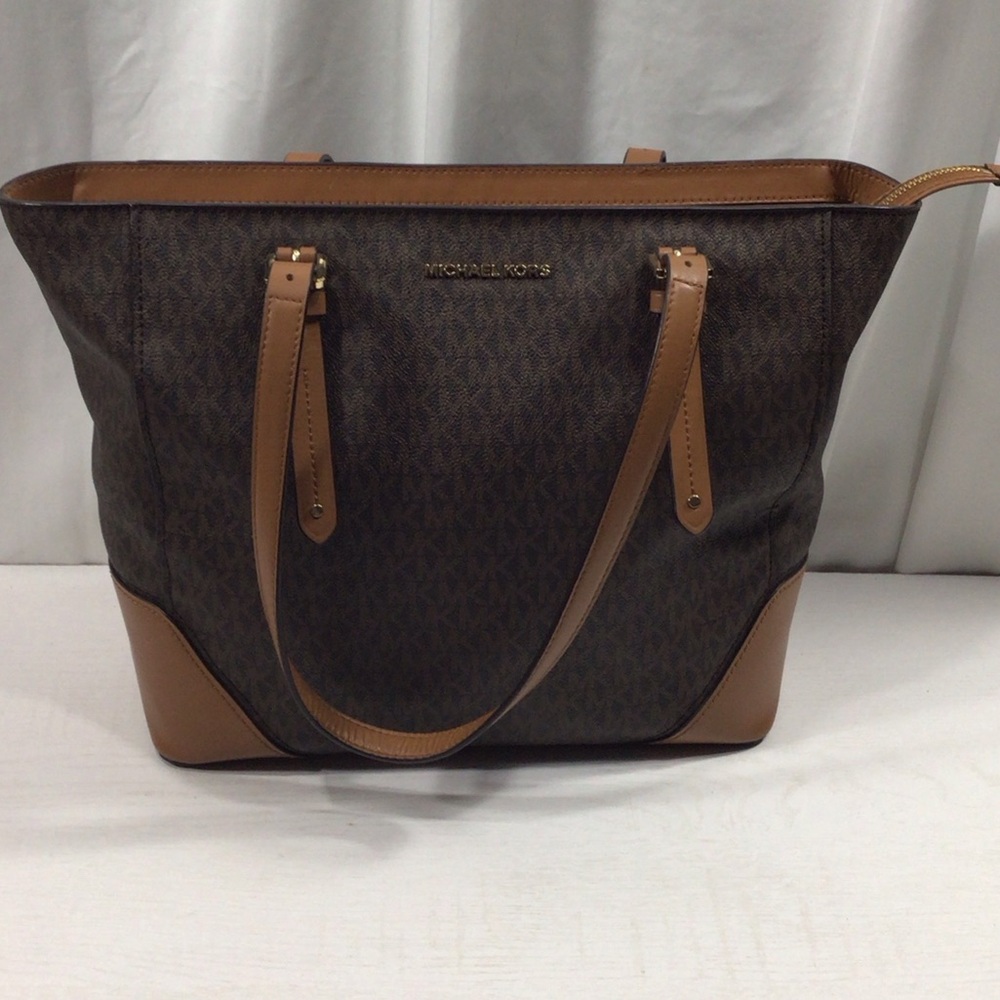 Michael Kors Aria Large Signature Logo Tote Bag